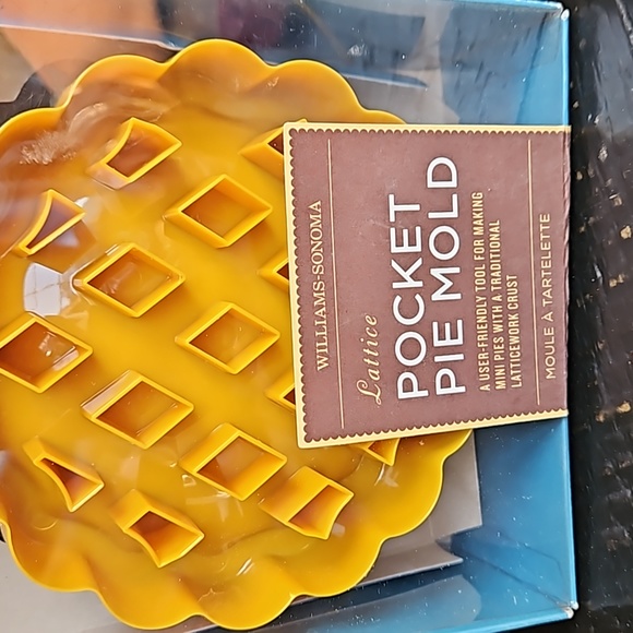 Vintage 2009 NIB William-Sonoma Lattice Pocket Pie Lattice Mold Mini Pie Maker - Picture 5 of 17